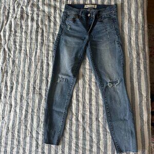 GAP 27R true skinny ankle jeans with light distress